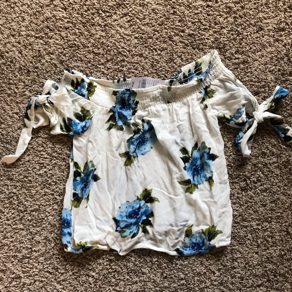 Kendall & Kylie off the shoulder top